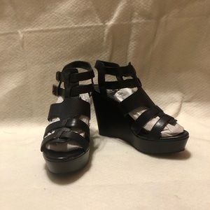 Gianni Bini Black Wedges